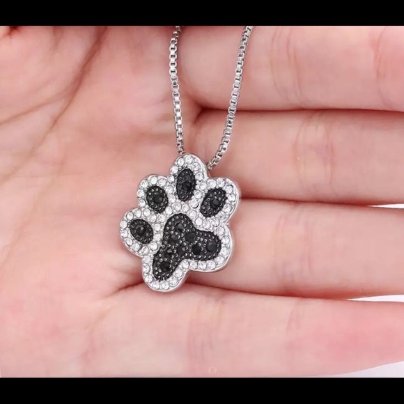 Crystal dog paw necklace - Picture 2 of 4